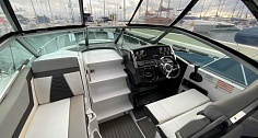 Продажа -  моторный катер MONTEREY 295 SPORT YACHT - капитанский мостик